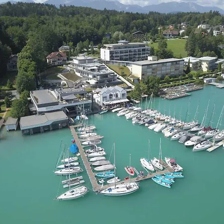 Marina Village Schmalzl 公寓